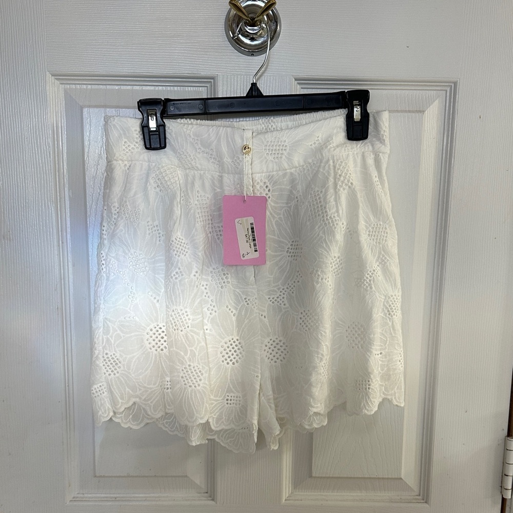 Entro White Floral Lace High Waist Shorts